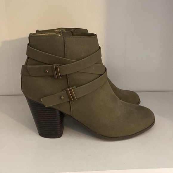 Booties - Picture 3 of 3